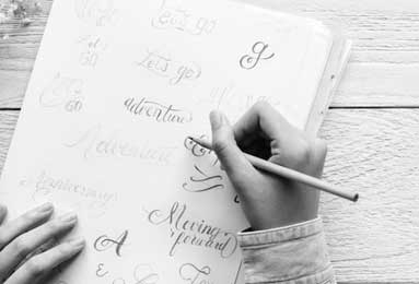 世俱杯夺冠赔率-国足在肇庆开展公益活动，邵佳一携于汉超及三将与小球员踢球